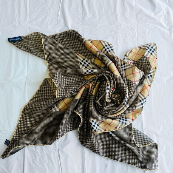 100% Authentic Burberry Check Silk Scarf - Picture 2 of 11